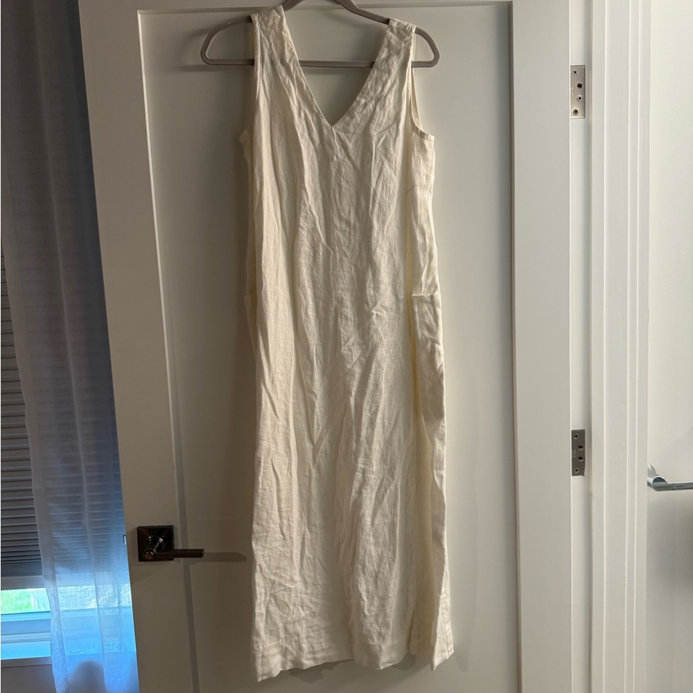 Elegant Cream Sleeveless Dress